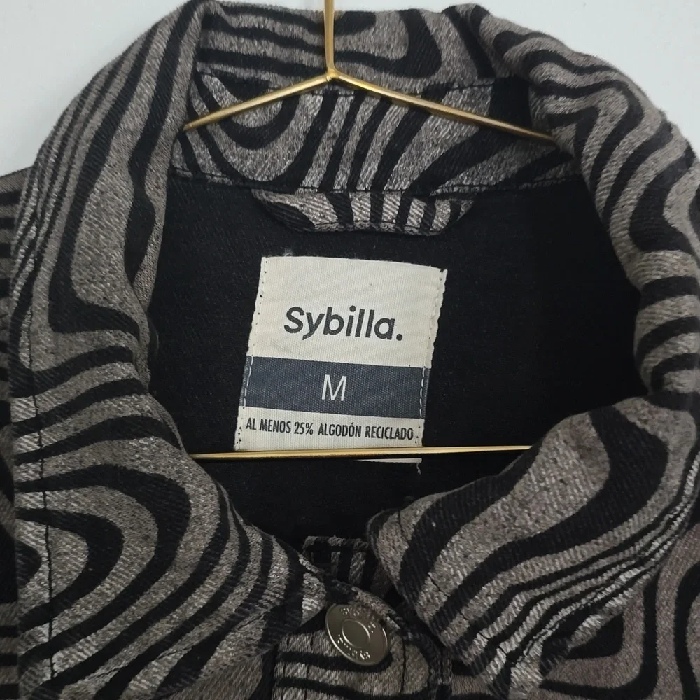 Jacket - Picture 3 of 4